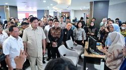 Mendagri Tito Apresiasi Pemkot Makassar Masukkan PBG dan BPHTB di Mal Pelayanan Publik
