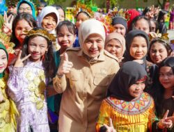 Penuh Haru, Wakil Wali Kota Makassar Rayakan Hari Guru Bersama Murid dan Pendidik