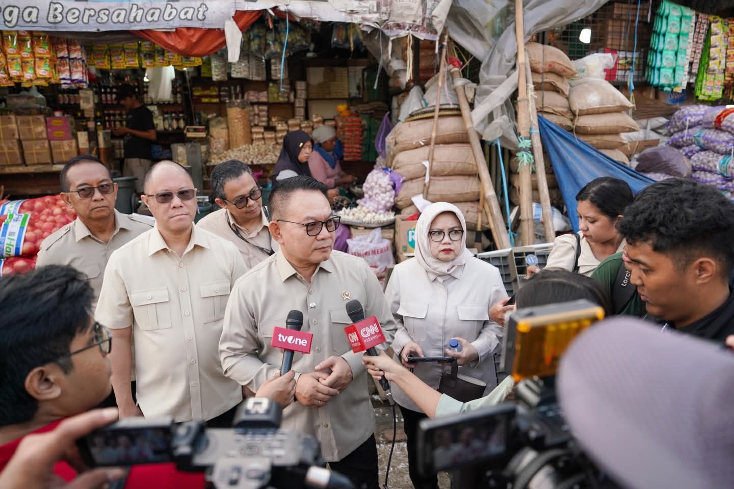 Sidak di Pasar Induk Kramat Jati, KSP Dudung Pastikan Pasokan Pangan Aman