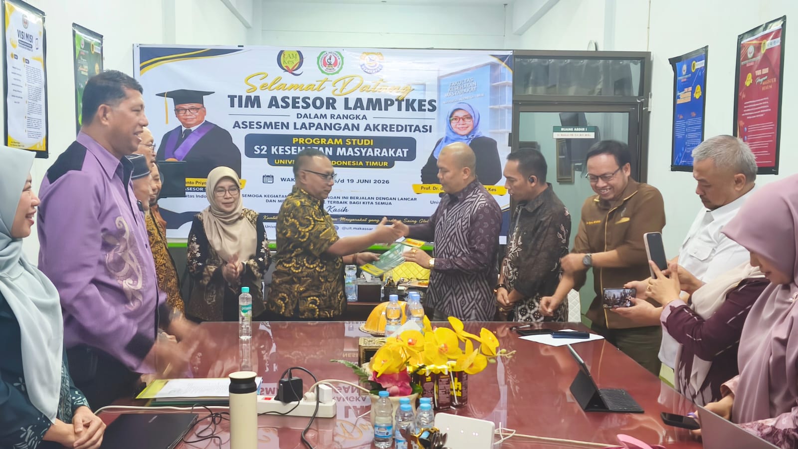 Asesmen Lapangan M.Kes UIT Rampung, Tim Asesor LAM PTKes Serahkan Berita Acara