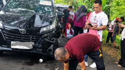 Avanza Rombongan PGRI Bantaeng Ringsek usai Tabrakan Beruntung Avanza Rombongan PGRI Bantaeng Ringsek usai Tabrakan Beruntung