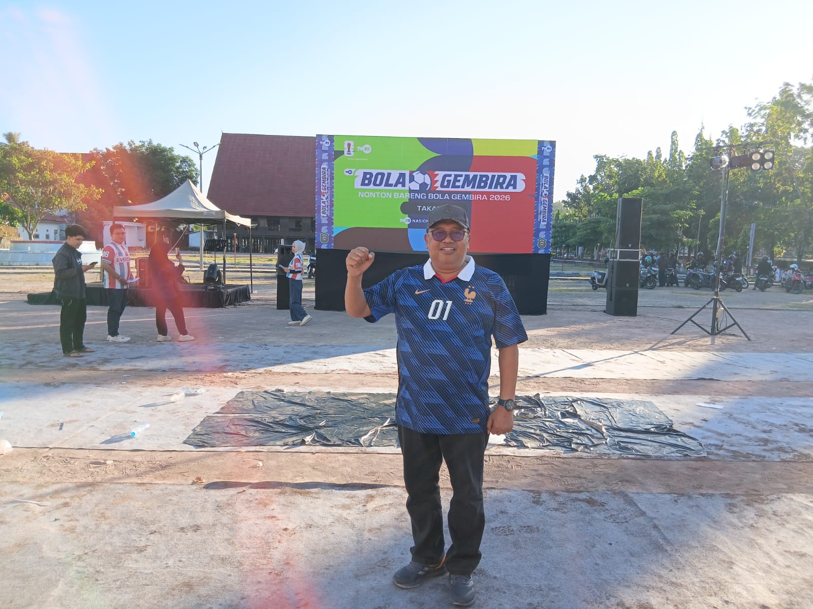 Bupati Daeng Manye, Apresiasi Antusiasme Warga di Acara Nobar