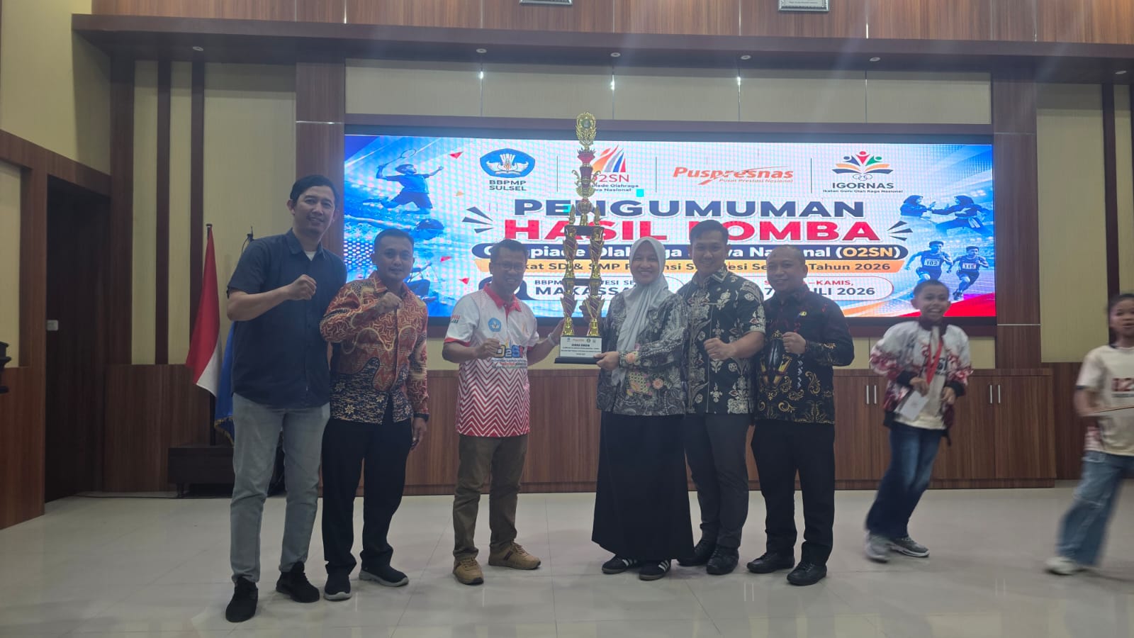 Perwkailan Kota Makassar Ukir Prestasi Juara Umum O2SN Provinsi